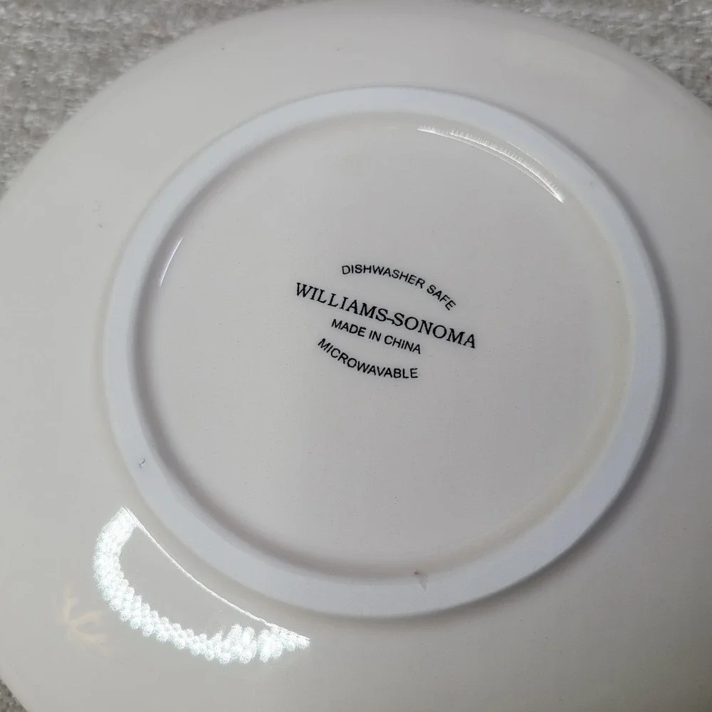 Williams Sonoma Wine Bottle Cocktail Plates Vintage w/ Napkins & Knife Set NEW
